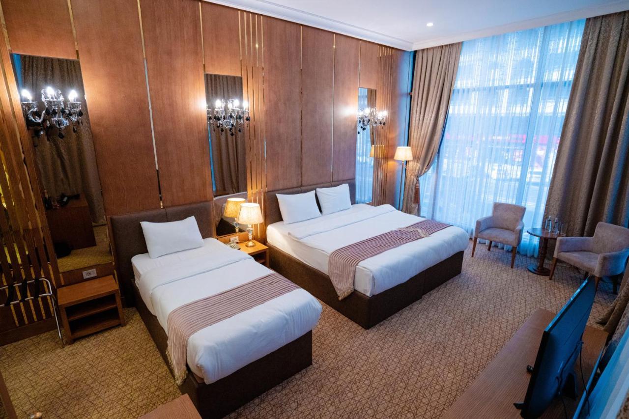 Madison Hotel Baku Exteriör bild