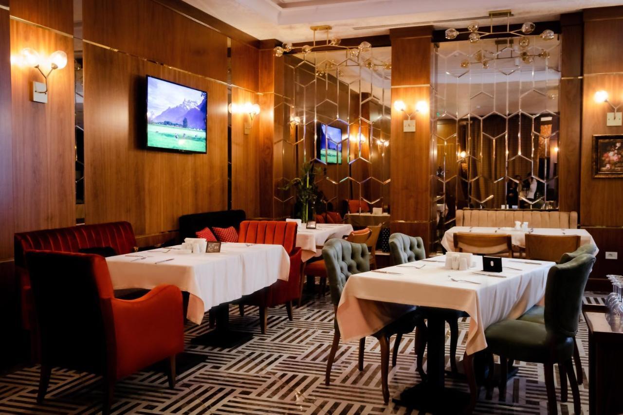 Madison Hotel Baku Exteriör bild