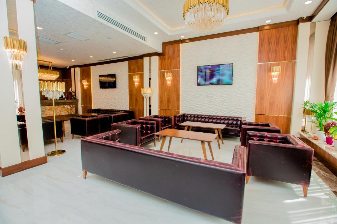 Madison Hotel Baku Exteriör bild